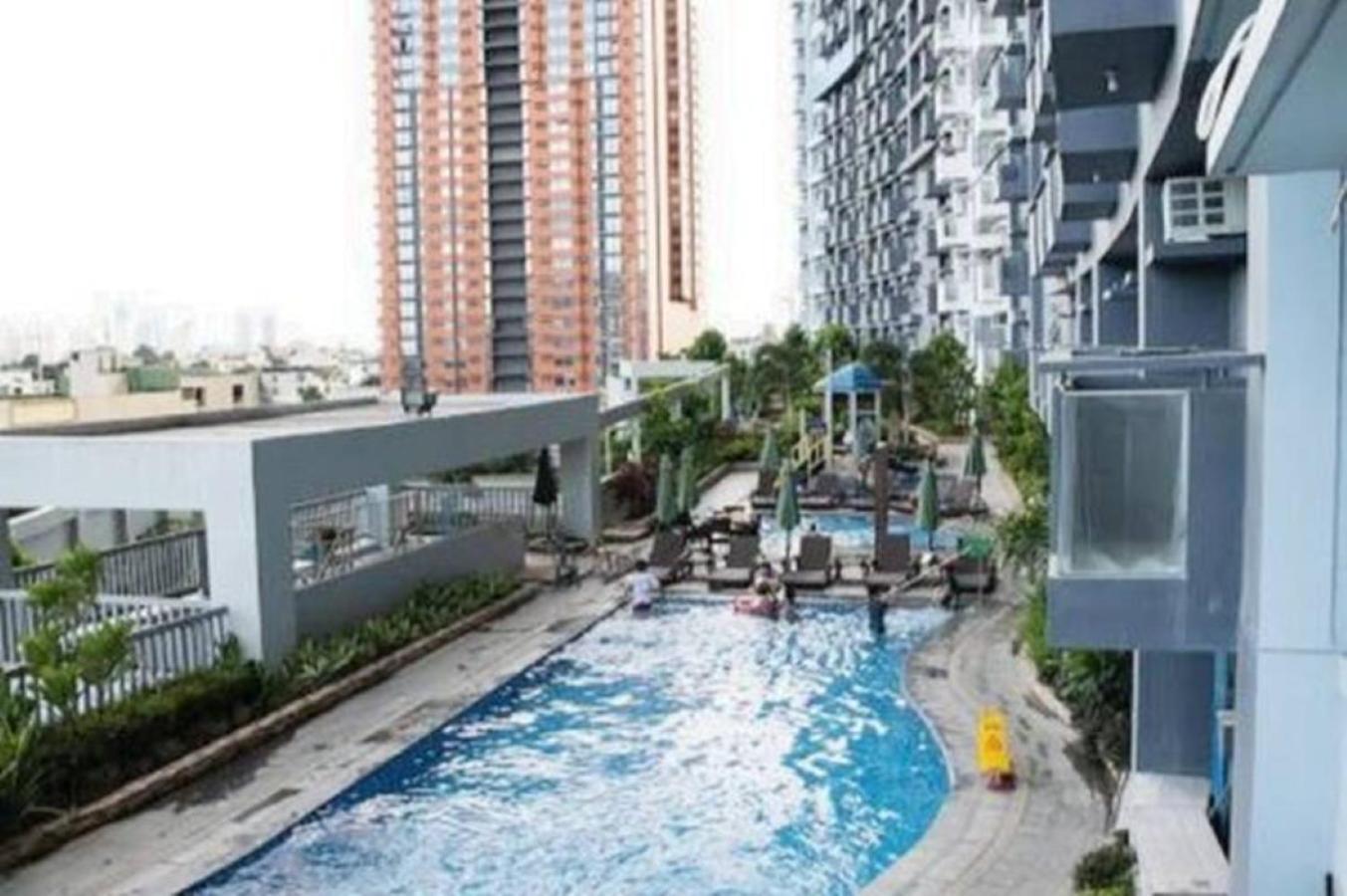 Great View With Balcony In Araneta Center Lägenhet Manila Exteriör bild